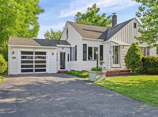 211 Heberle Rd, Rochester, NY 14609