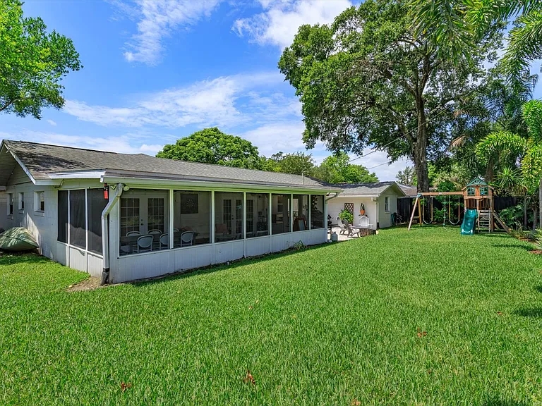 2103 Chippewa Trl — Photo 15