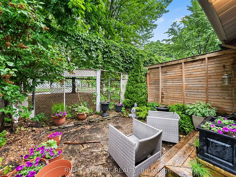 14 Wascana Ave — Photo 32
