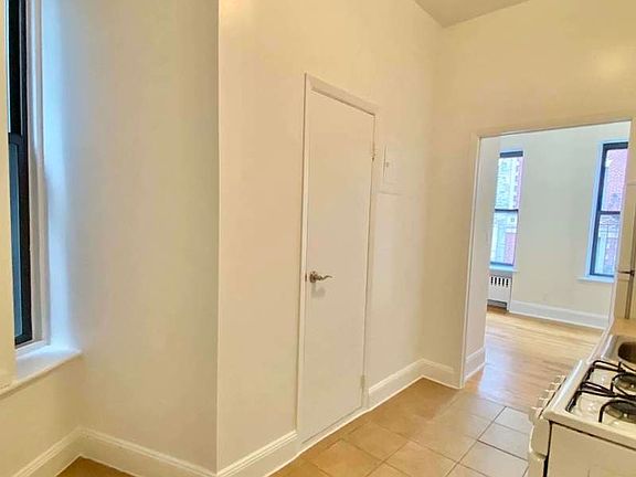5th image of 21 Leroy St APT 6