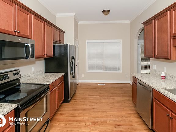 4th image of 985 Moonlite Dr