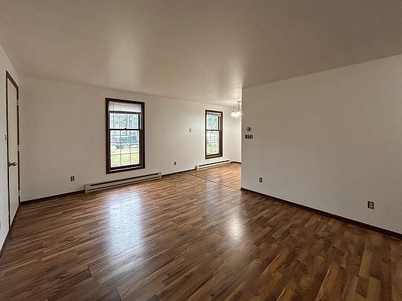 2nd image of 2517 Camelot Blvd APT A