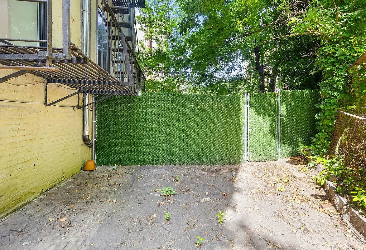 2 bed, 1.5 bath, $4,500 — Photo 2