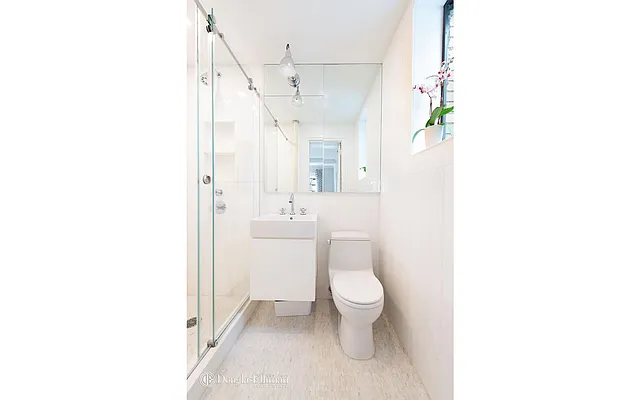 Sold by Douglas Elliman | media 15