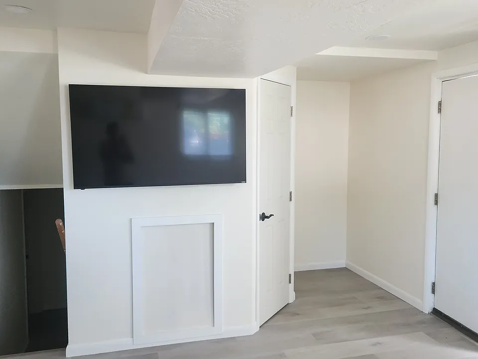 10133 S 440 E