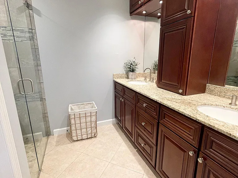 14927 Sterling Oaks Dr — Photo 9