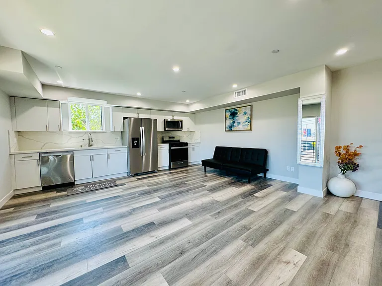 1301 N Kingsley Dr #19 — Photo 11