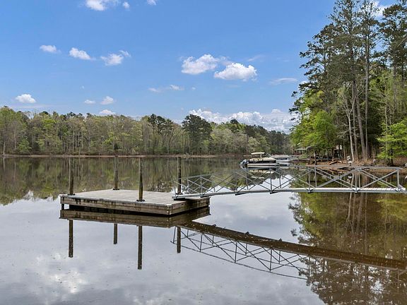 3rd image of 282 Poplar Point Rd
