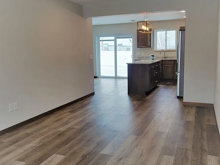 420 Sierra Pl — Photo 3
