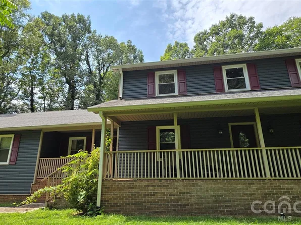 8979 Twin Lake Dr, Kernersville, NC 27284