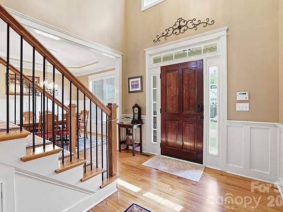 3rd image of 705 Glenn Allen Way