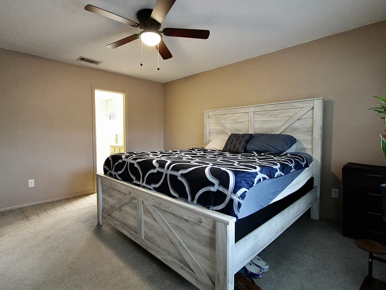 220 Tiffot Ct — Photo 11