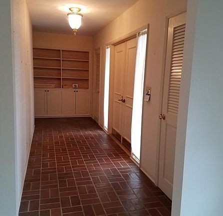 3rd image of 3060 NE 43rd St