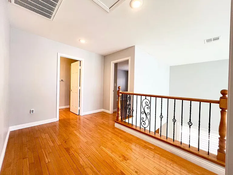 538 Los Hermanos St — Photo 23