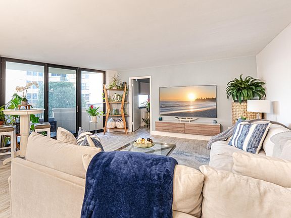 3rd image of 2800 N OCEAN Drive #B-2D
