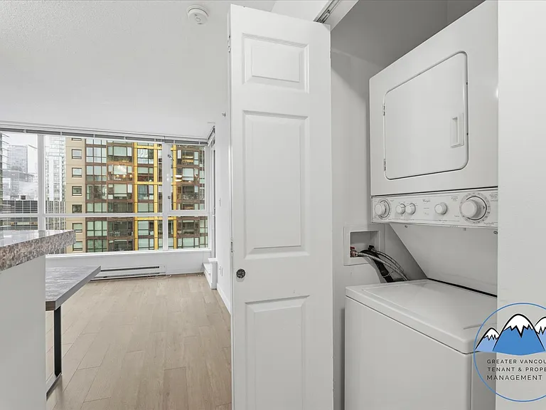 1420 Georgia St W — Photo 19