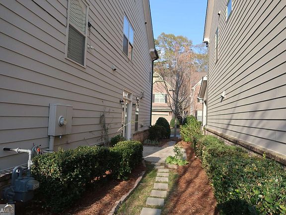 3rd image of 4334 Bellview Ln