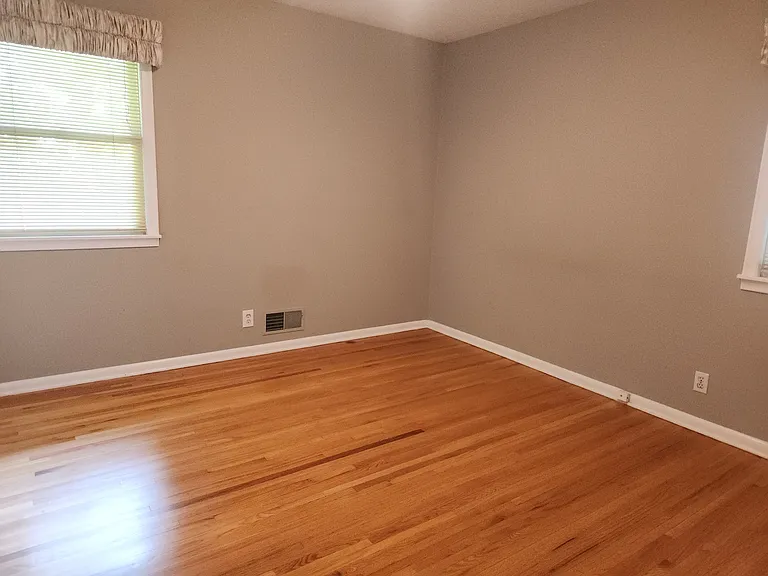 2501 Ford Rd — Photo 16