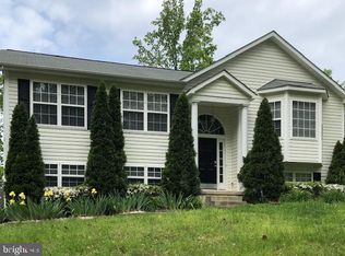 10076 Adams Dr, King George, VA 22485