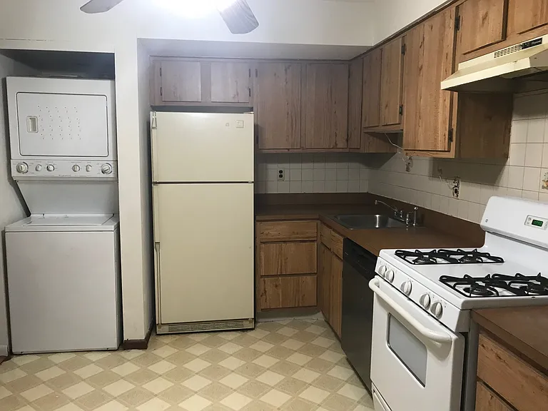 1916 Raspberry Ct — Photo 3