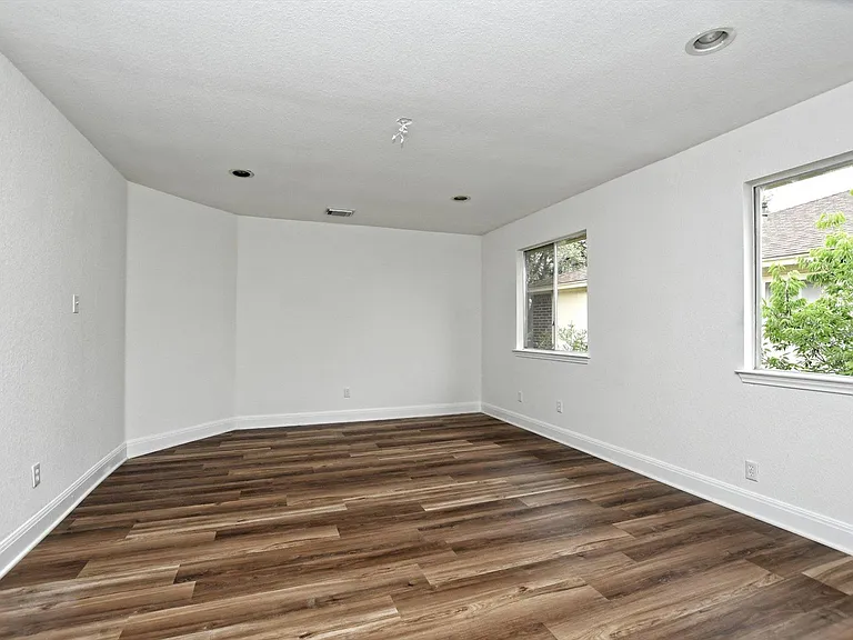 17607 Klamath Falls Dr — Photo 15