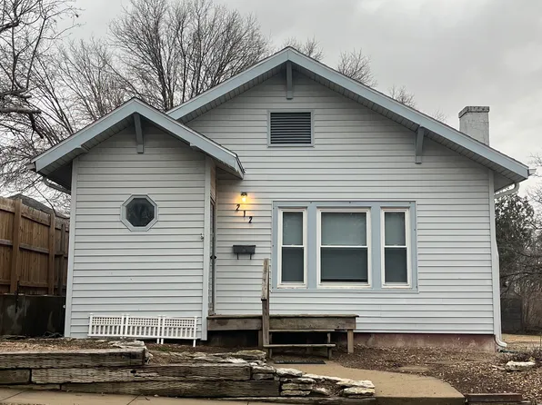 212 NE 9th St, Abilene, KS 67410