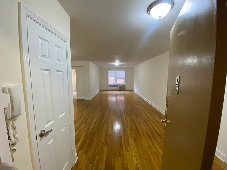 15005 Union Tpke #L6 — Photo 10