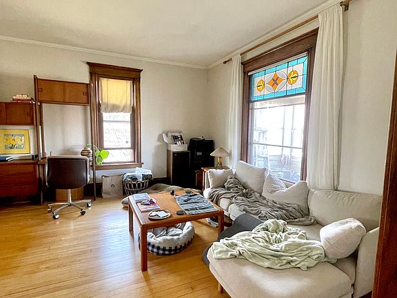 4th image of 1921 Laurel Ave W #1