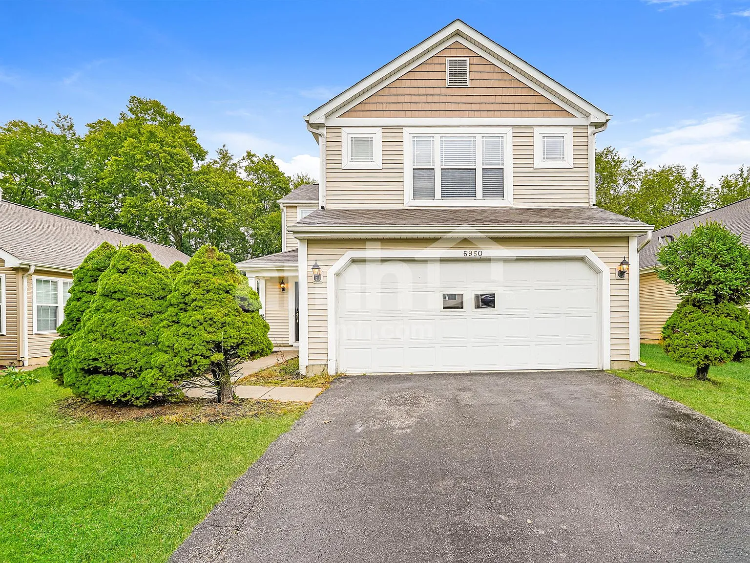 3 bed, 2.5 bath, 2024 sqft, $2,405 — Photo 1