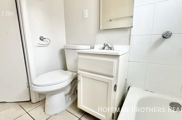 5606 S Figueroa St #9 — Photo 5