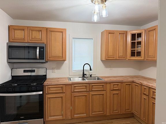 3rd image of 2109 S Eaton Ave