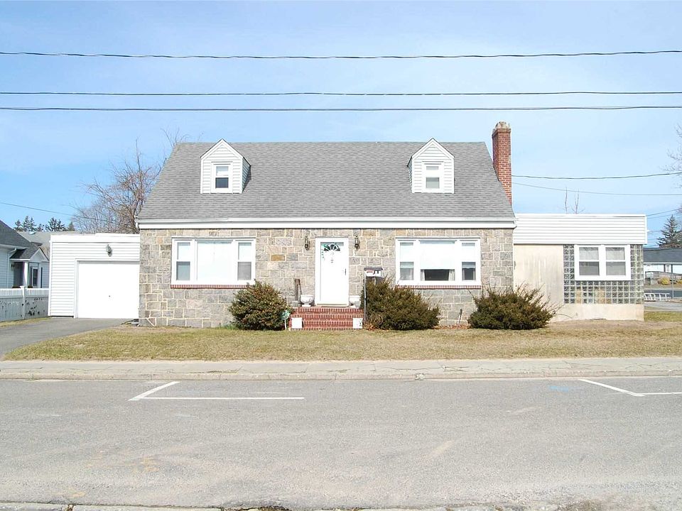 2nd image of 15 W 2nd St