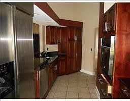 4th image of 221 S Shadowbay Blvd