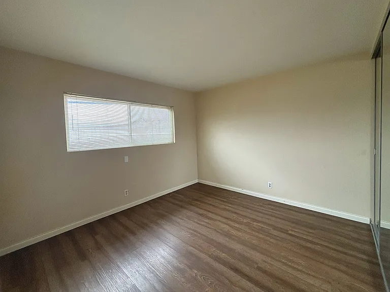 8740 Owensmouth Ave #15 — Photo 9