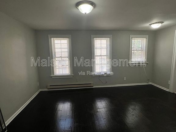 3rd image of 196 Goodman St N APT 7