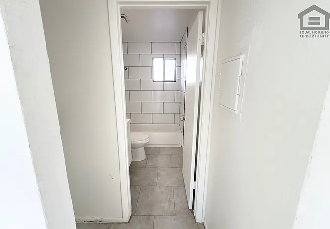 308 E Vogel Ave #4 — Photo 18