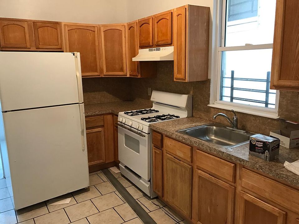 1st image of 135 Winter Ave #1