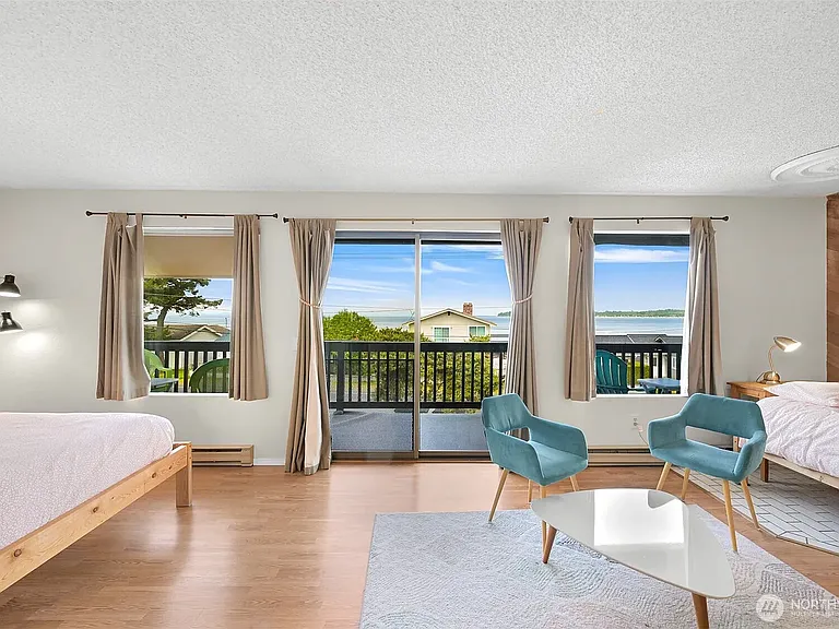 Spacious loft with view of the bay.