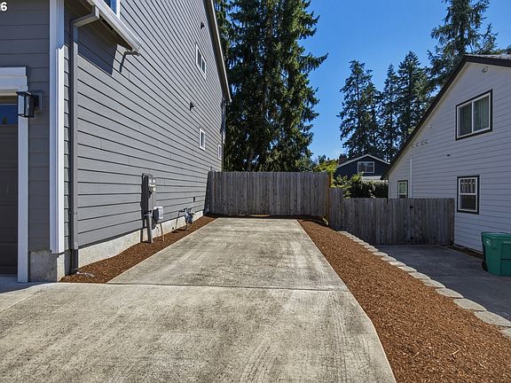 2nd image of 14535 SE Garland Ln