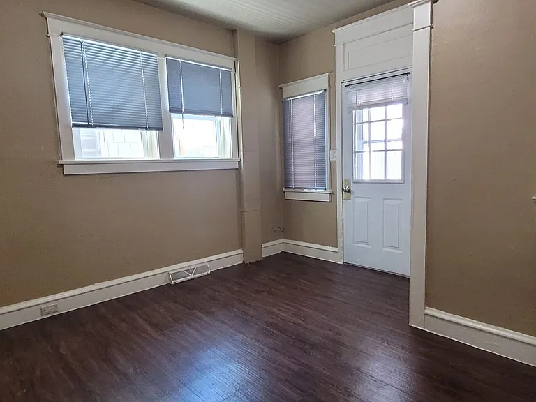 84 E Franklin St — Photo 14