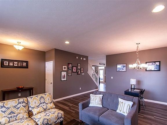 2nd image of 10689 Brighton Knoll Pkwy S