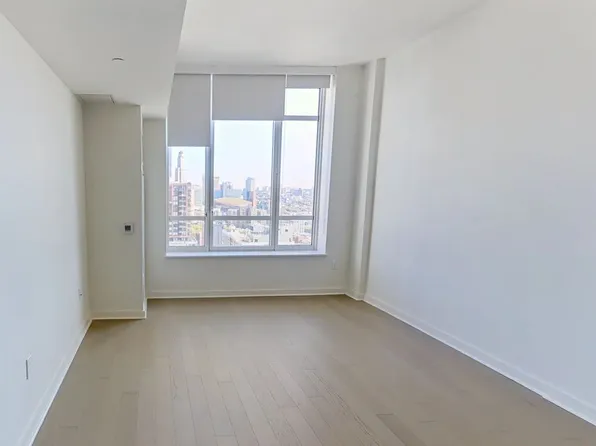 45 Hoyt Street image 2 of 7