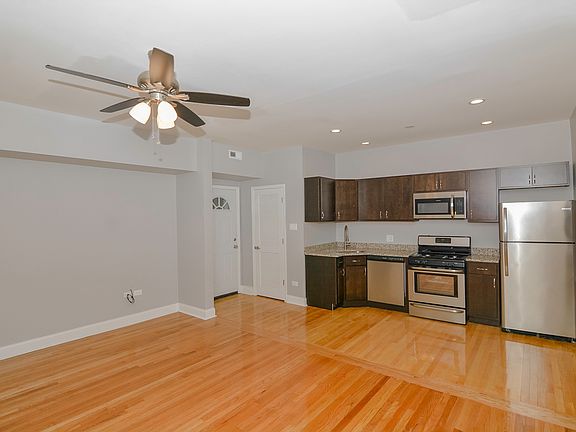 5th image of 2958 N Washtenaw Ave #4