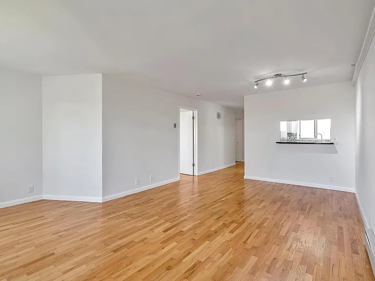 320 Peninsula Ave #413 — Photo 20