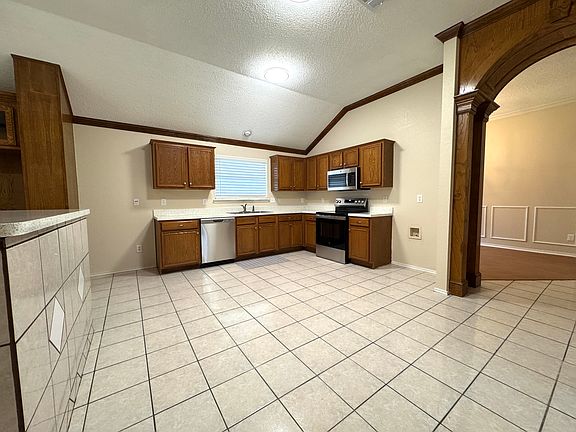 4th image of 328 Tioga Dr