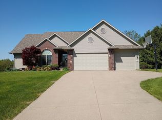 33 Pinehurst Cir, Ottumwa, IA 52501