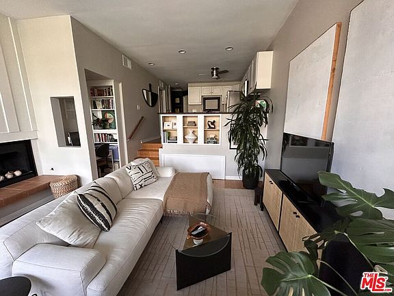 4th image of 7239 Marina Pacifica Dr S
