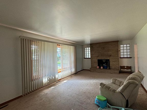 2nd image of 823 S Linda St