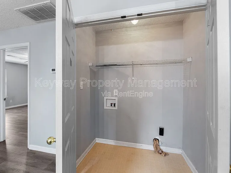 410 Tracewood Pl — Photo 9
