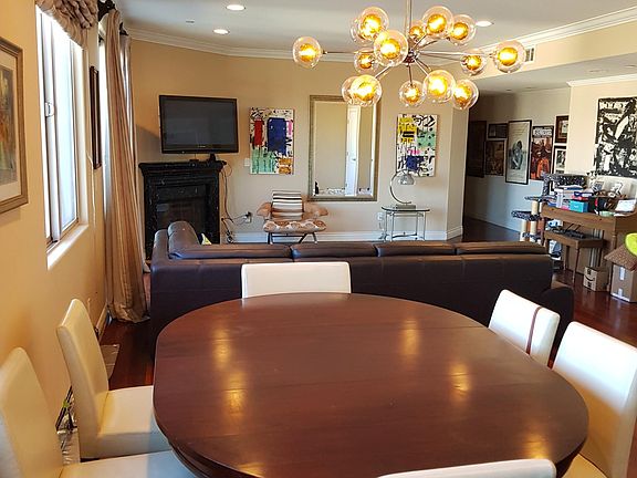 2nd image of 11280 La Maida St Unit 302